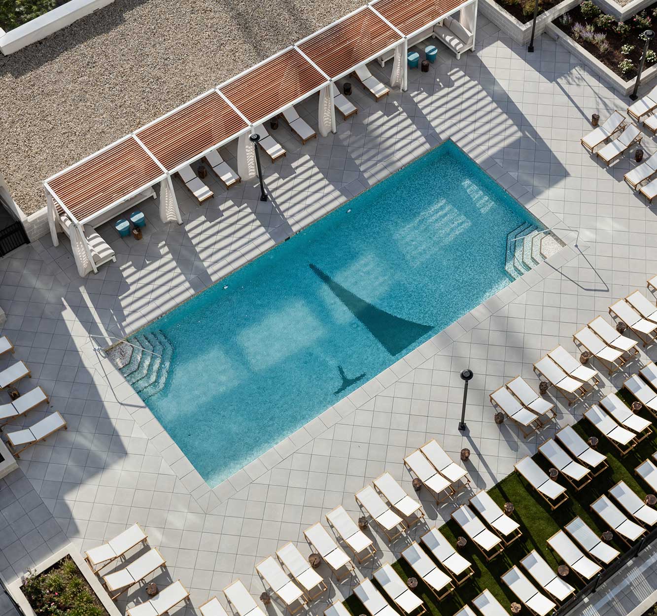 Pool area at Harbor Point Allure